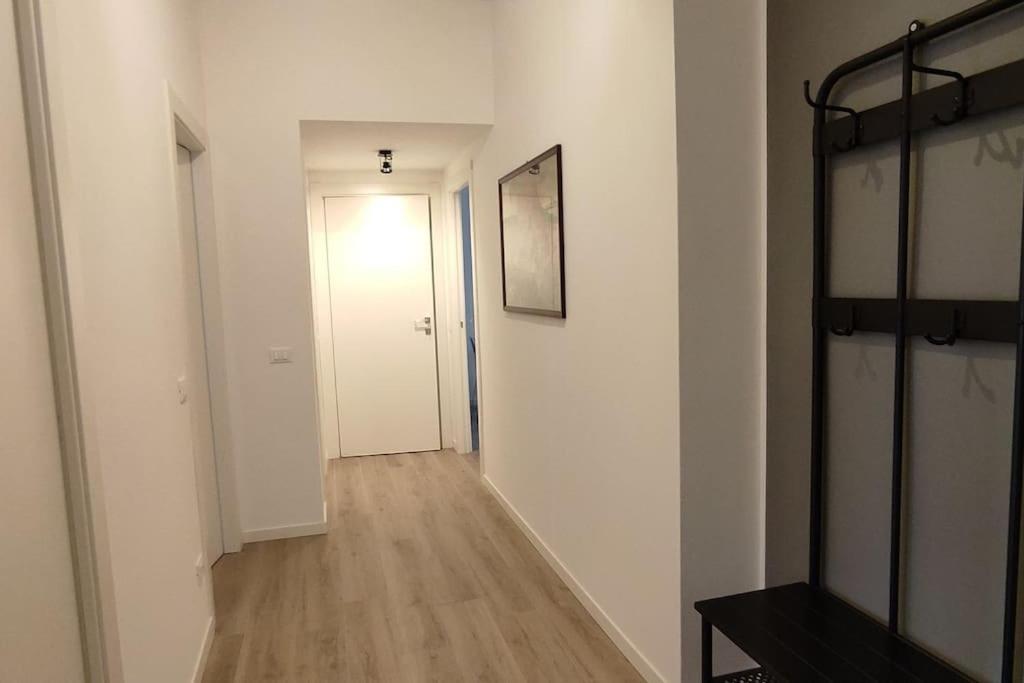 Interno Nove - Appartamento A Corsico Buitenkant foto